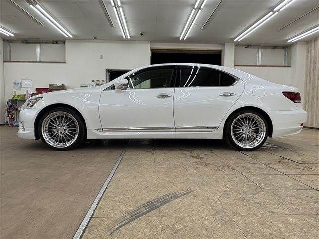 LEXUS LS600h