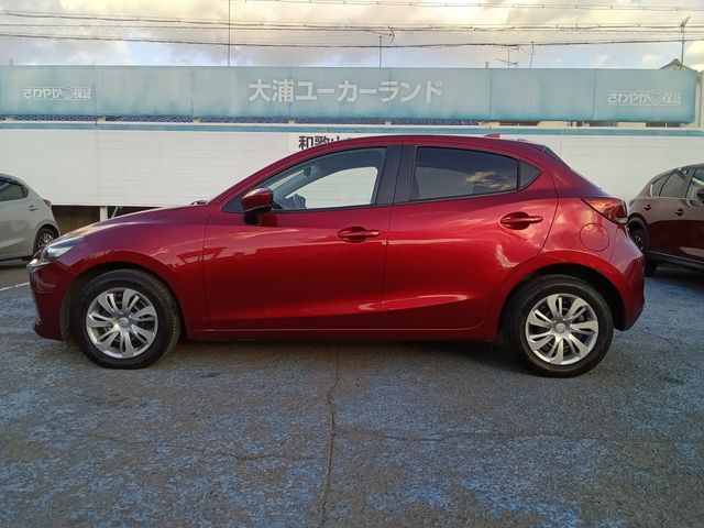 MAZDA2
