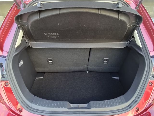 MAZDA2