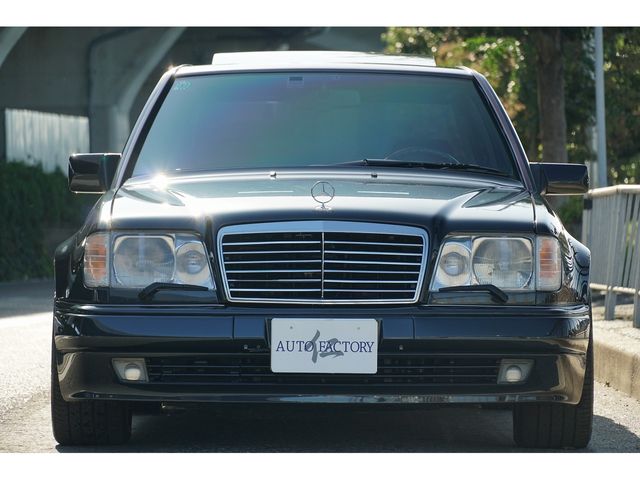MERCEDES BENZ E class sedan