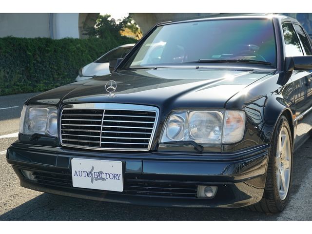 MERCEDES BENZ E class sedan