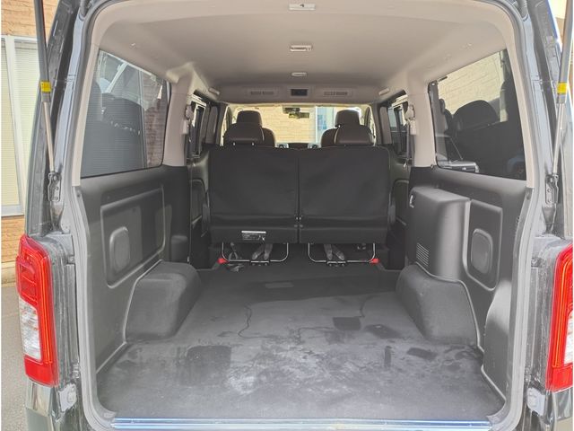 CARAVAN van 4WD