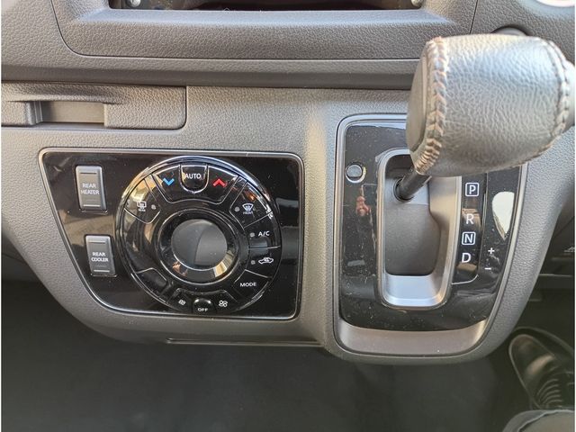 CARAVAN van 4WD