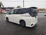 VOXY HYBRID