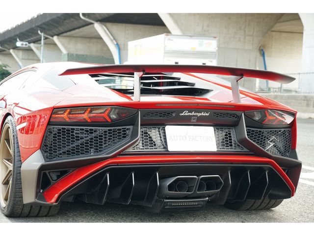 LAMBORGHINI Aventador