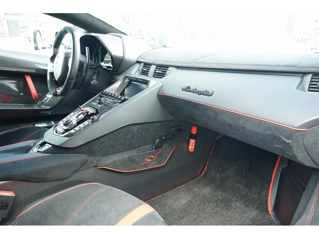 LAMBORGHINI Aventador