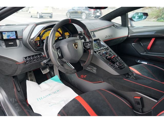 LAMBORGHINI Aventador
