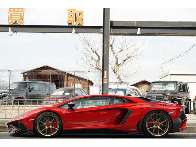 LAMBORGHINI Aventador