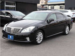 CROWN sedan