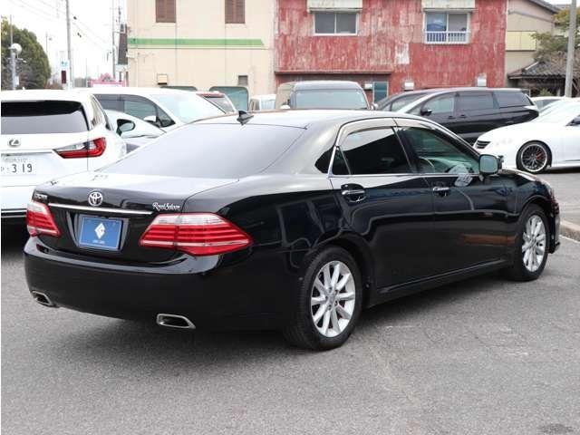 CROWN sedan
