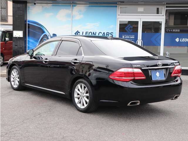 CROWN sedan