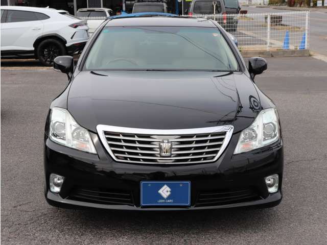 CROWN sedan