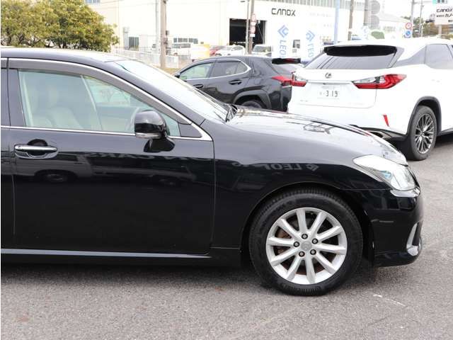 CROWN sedan