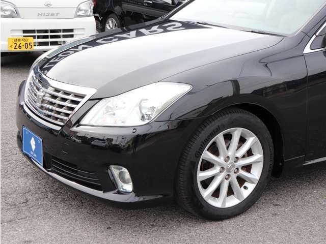 CROWN sedan