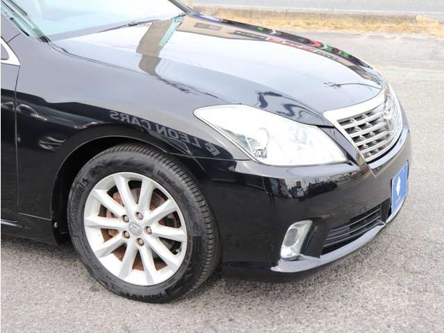 CROWN sedan