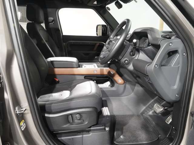 ROVER DEFENDER