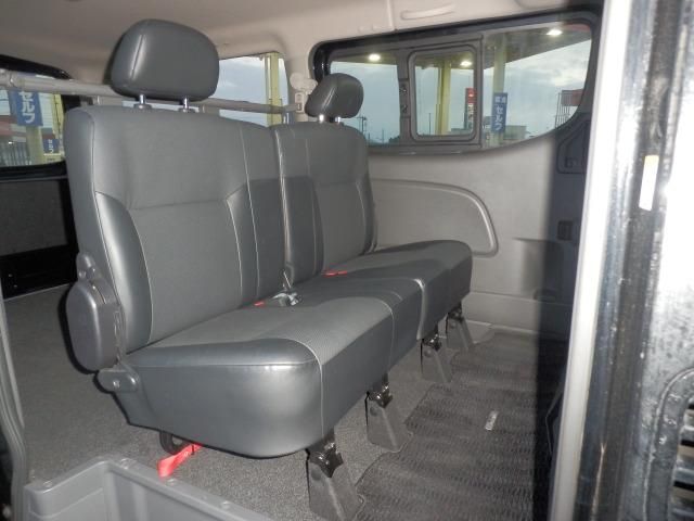 NV350 CARAVAN 4WD