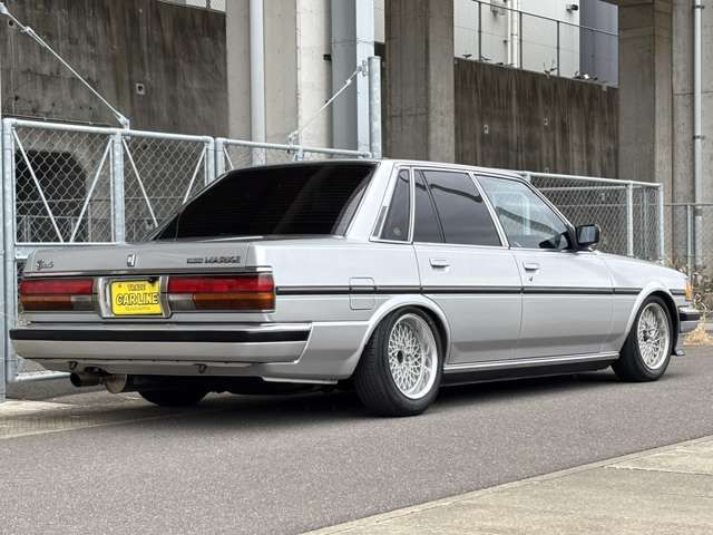 MARK2 sedan