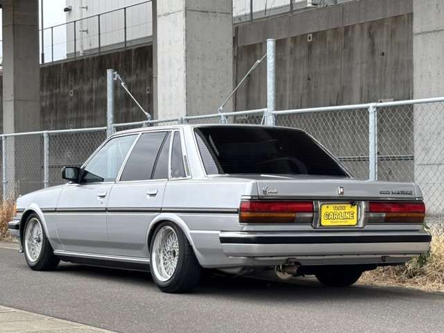 MARK2 sedan