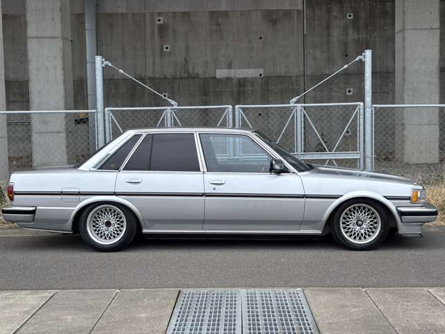 MARK2 sedan