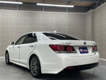 CROWN sedan hybrid