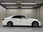 CROWN sedan hybrid