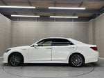 CROWN sedan hybrid