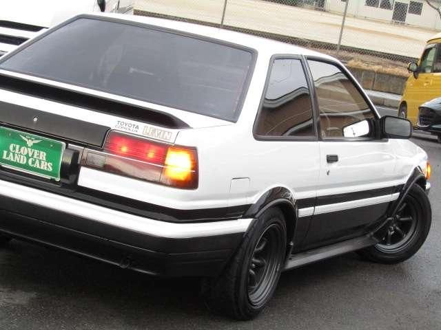 COROLLA LEVIN