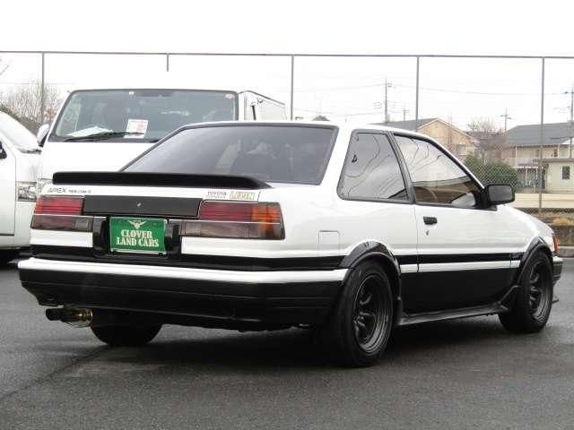 COROLLA LEVIN