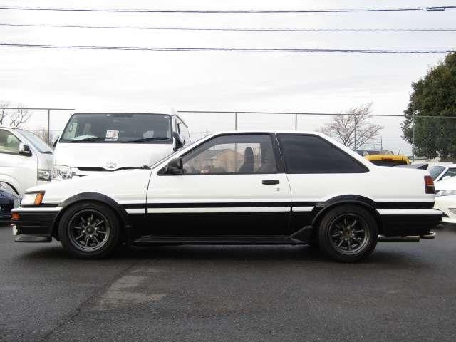 COROLLA LEVIN