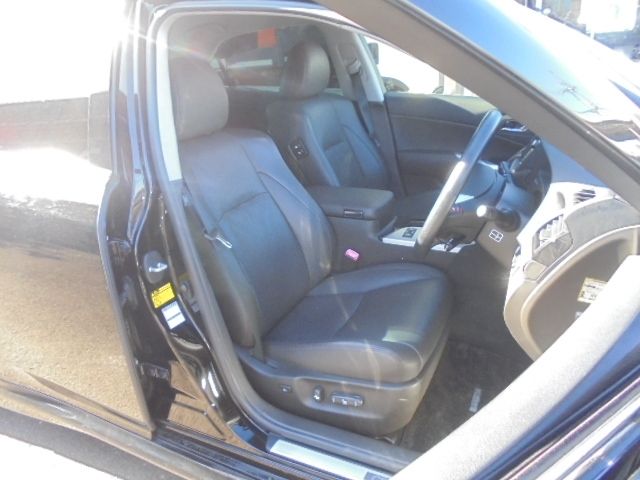 CROWN sedan