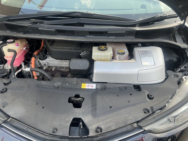 ESTIMA HYBRID 4WD