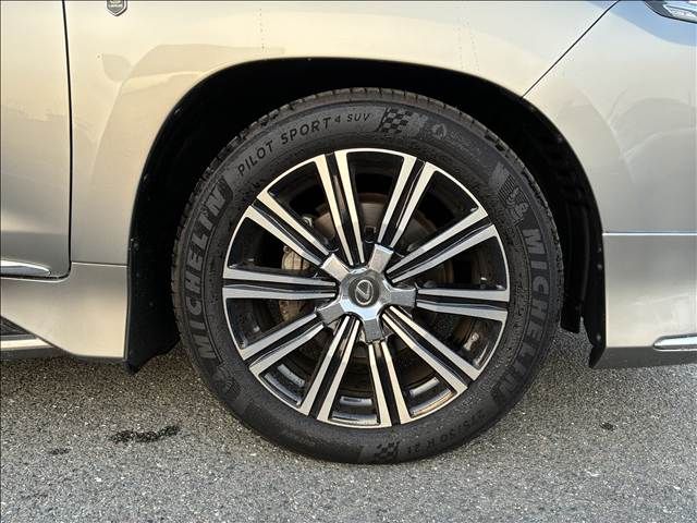 LEXUS LX570 AWD