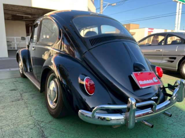 VOLKSWAGEN BEETLE