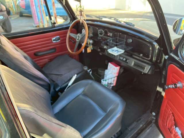 VOLKSWAGEN BEETLE