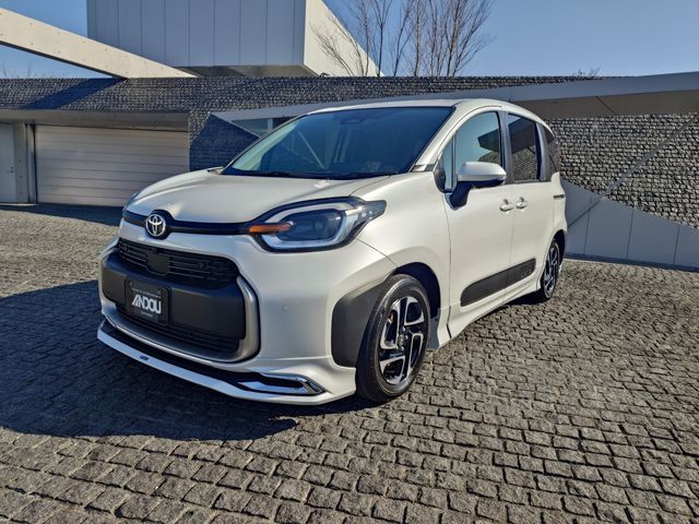 SIENTA HYBRID