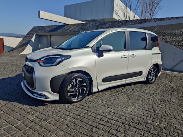 SIENTA HYBRID