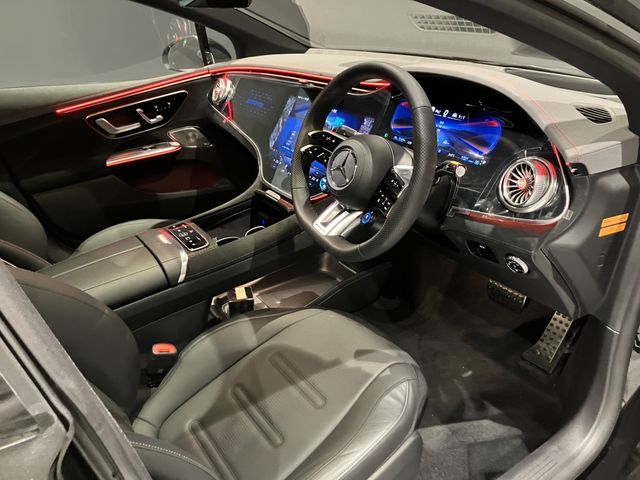 MERCEDES AMG EQE