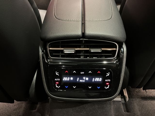 MERCEDES AMG EQE