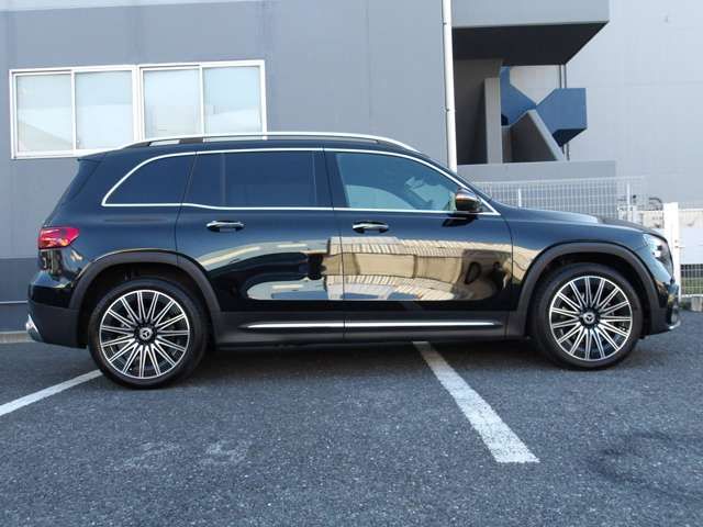 MERCEDES BENZ GLB