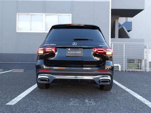 MERCEDES BENZ GLB