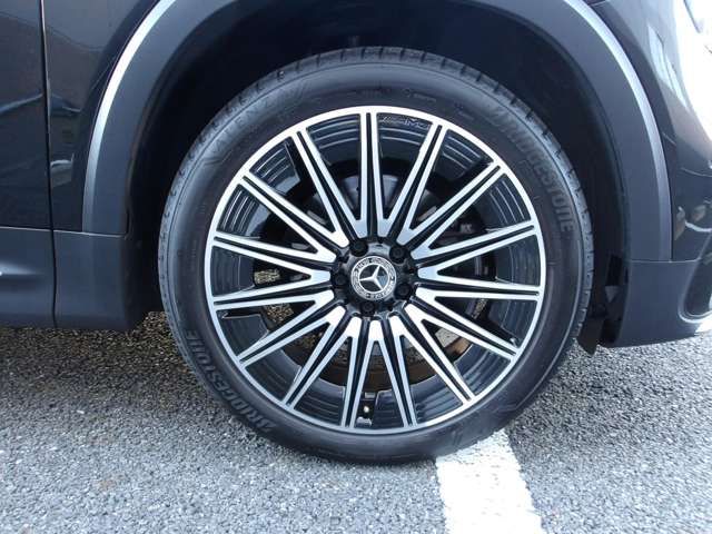 MERCEDES BENZ GLB