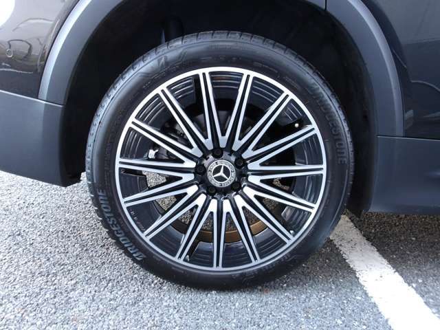 MERCEDES BENZ GLB