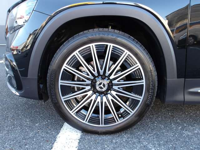 MERCEDES BENZ GLB