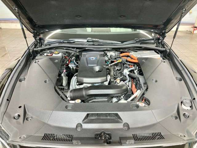 CROWN sedan hybrid 4WD