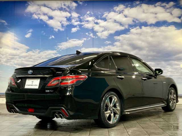 CROWN sedan hybrid 4WD