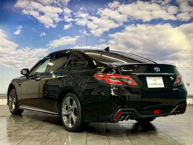 CROWN sedan hybrid 4WD