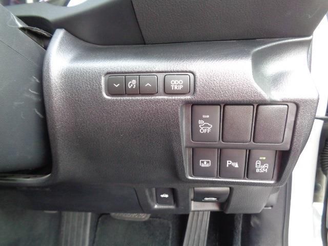 LEXUS IS300h
