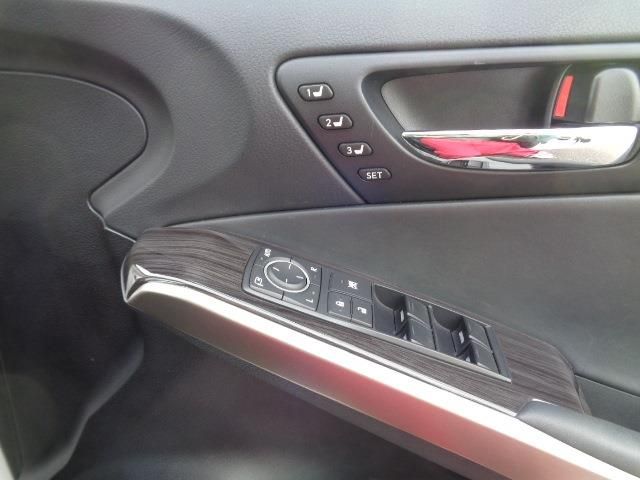 LEXUS IS300h