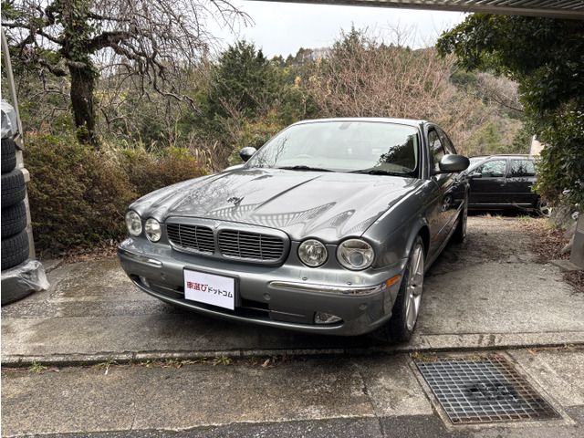 JAGUAR XJseries sedan